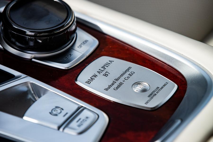 Детали интерьера Alpina B7 Bi-Turbo (G12) 2019 года  (NA) (фото 20 из 40)